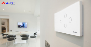 Ban nen lap dat cong tac cam bien cham tranh xa tam voi tre em